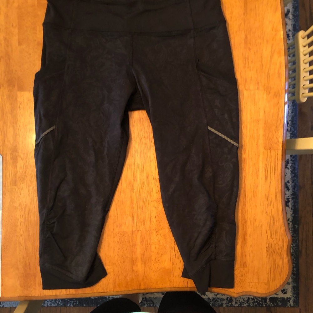 Lululemon size 8